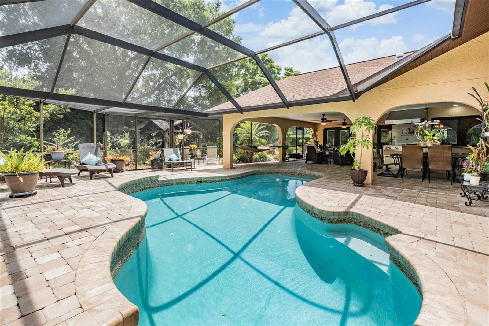 Single Family Residence at 13203 SPINDLEWYCK CV, RIVERVIEW, photo 2 of 55