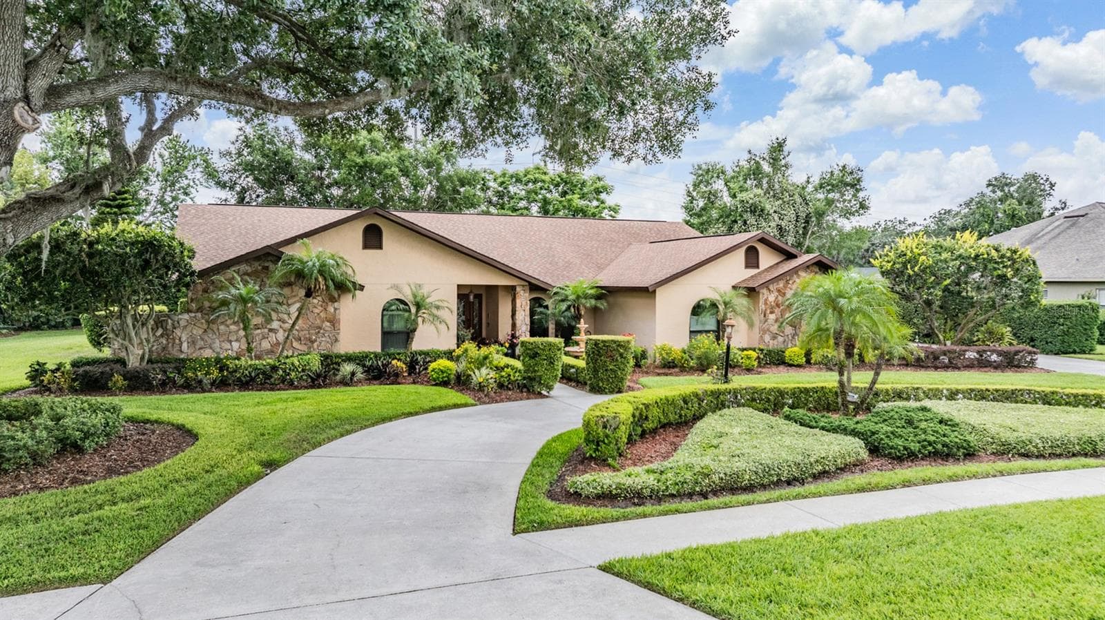 Single Family Residence at 13203 SPINDLEWYCK CV, RIVERVIEW, photo 3 of 55