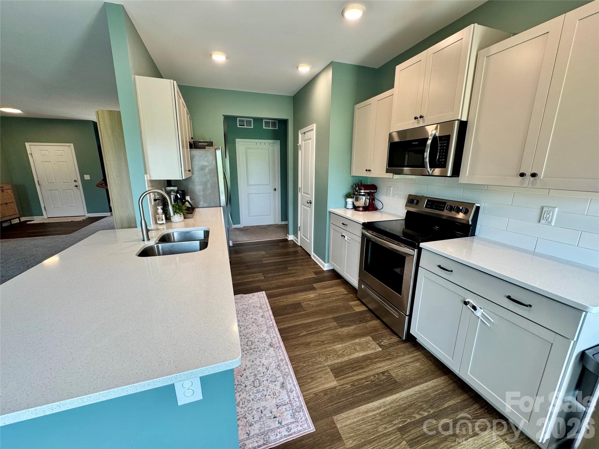 Single Family Residence at 12002 Piney Hollow Trail, Stanfield, photo 12 of 26