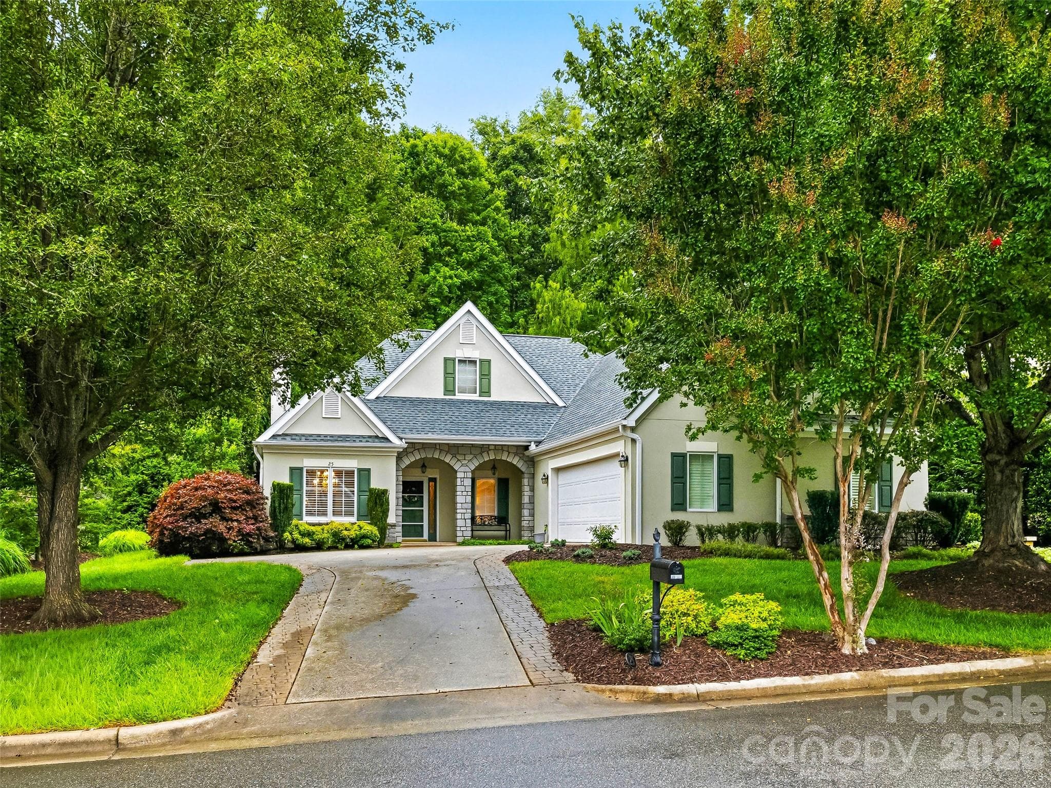 25 Clovelly Way
