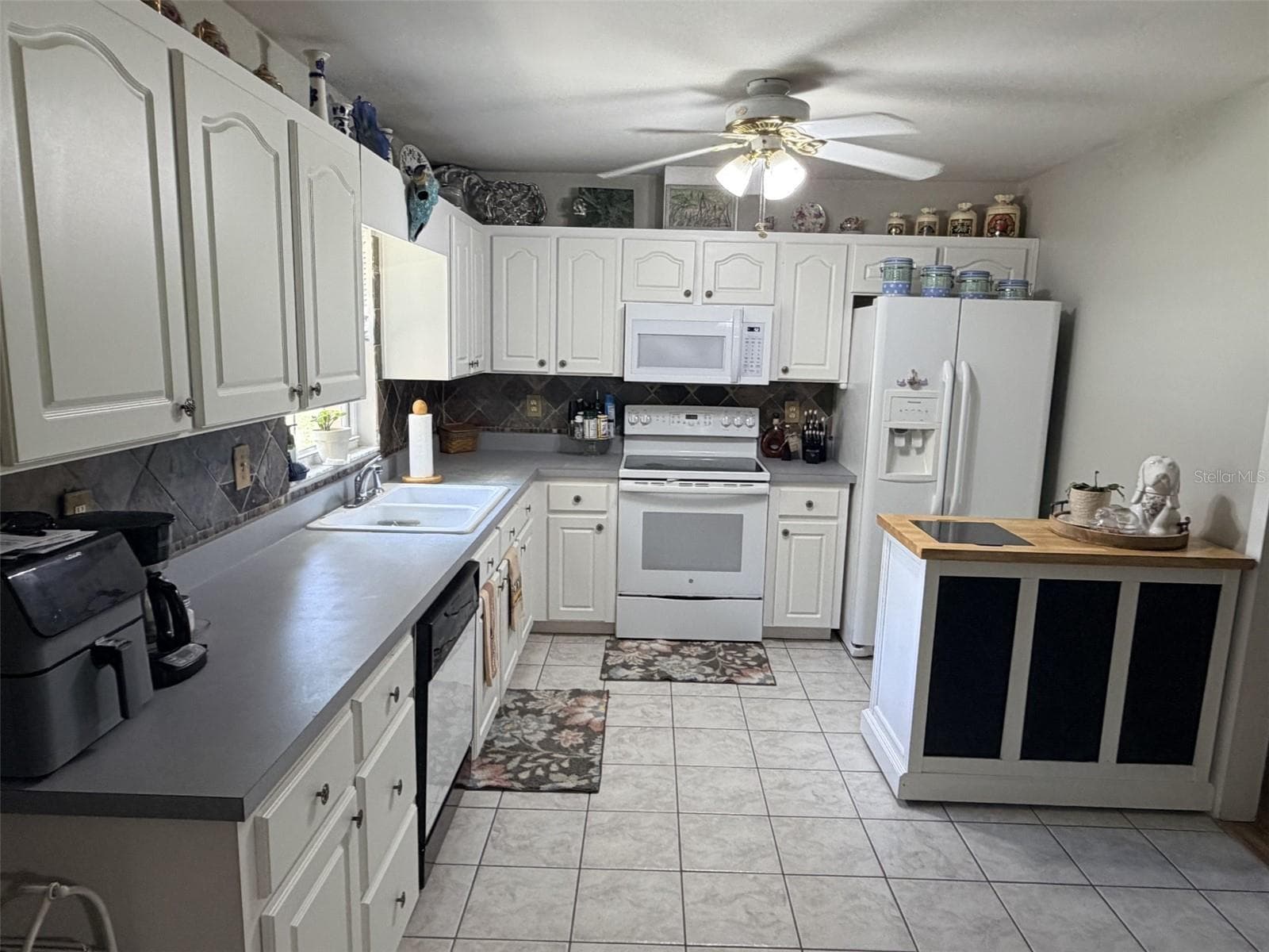 Single Family Residence at 6051 NW 81ST PL, CHIEFLAND, photo 6 of 22
