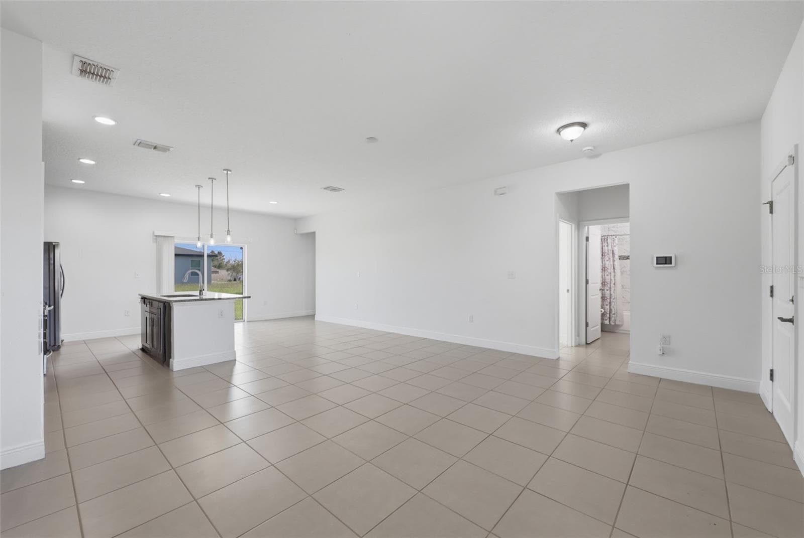 Single Family Residence at 304 BEGONIA CT, POINCIANA, photo 6 of 32