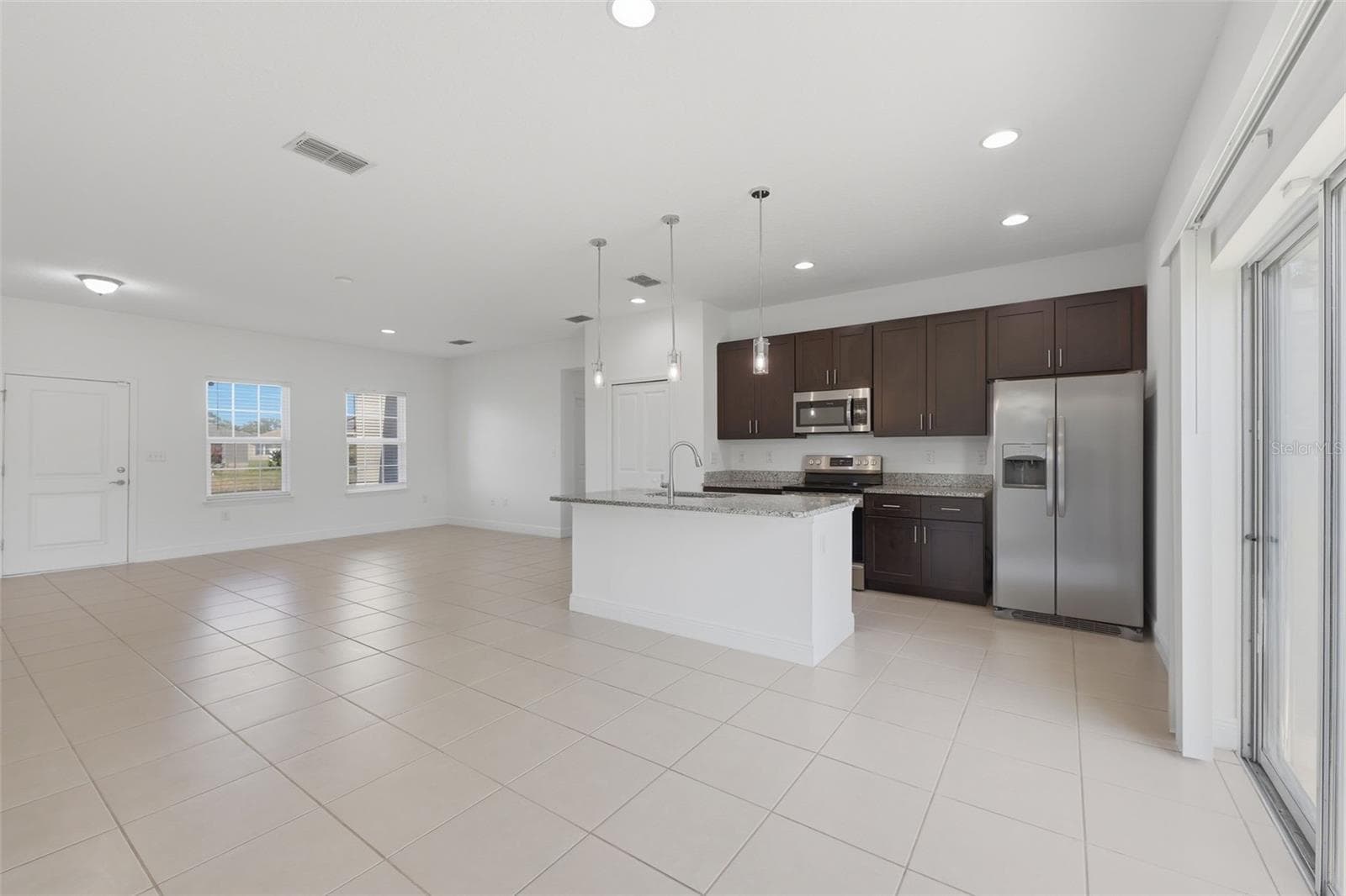Single Family Residence at 304 BEGONIA CT, POINCIANA, photo 8 of 32