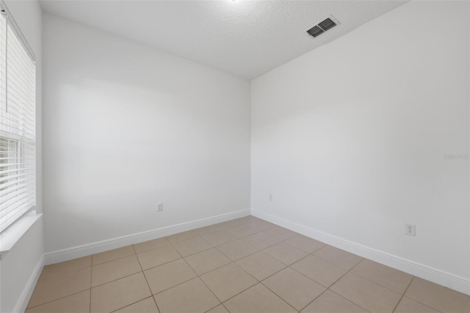 Single Family Residence at 304 BEGONIA CT, POINCIANA, photo 22 of 32