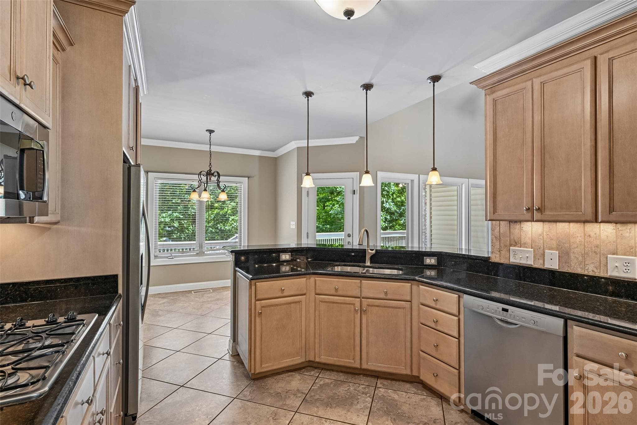 Single Family Residence at 304 Catawba Crest Lane, Clover, photo 13 of 48