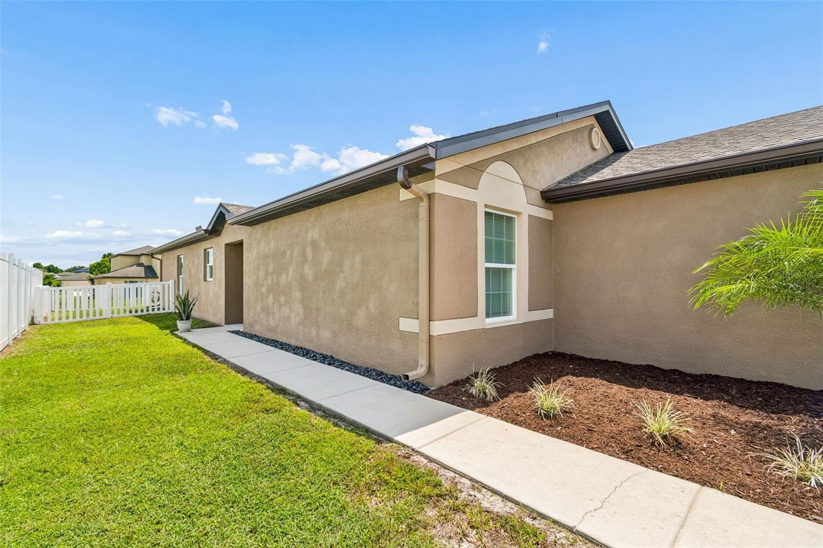 Single Family Residence at 14334 HOLLY HAMMOCK LN, BROOKSVILLE, photo 9 of 82