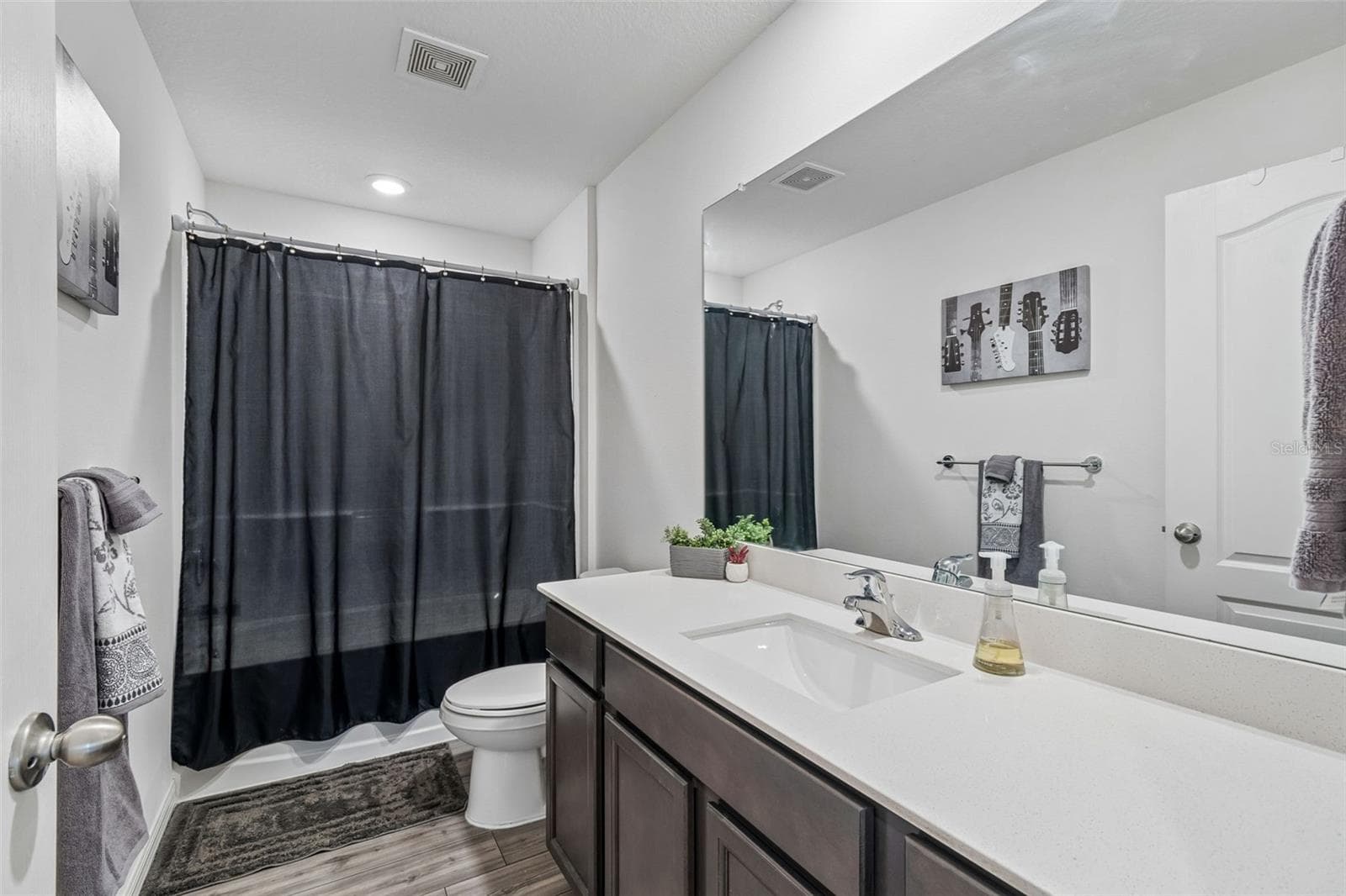 Secondary Bath - 14334 HOLLY HAMMOCK LN, BROOKSVILLE
