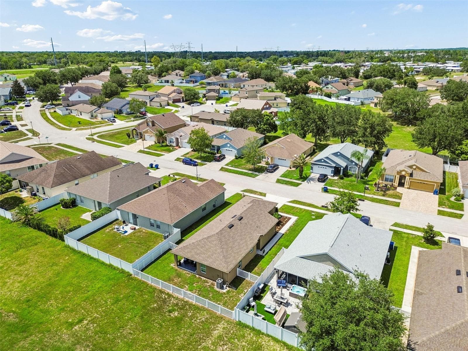 Single Family Residence at 14334 HOLLY HAMMOCK LN, BROOKSVILLE, photo 64 of 82