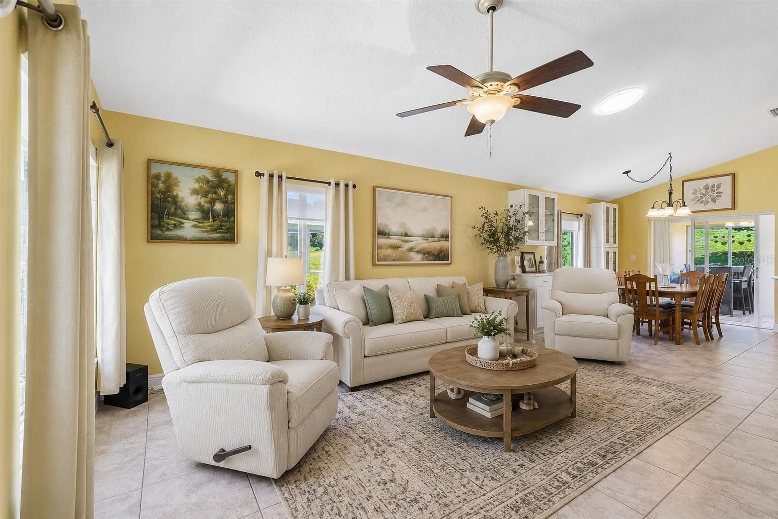 Virtual Staged - 76 FAIRWAY CIR, UMATILLA