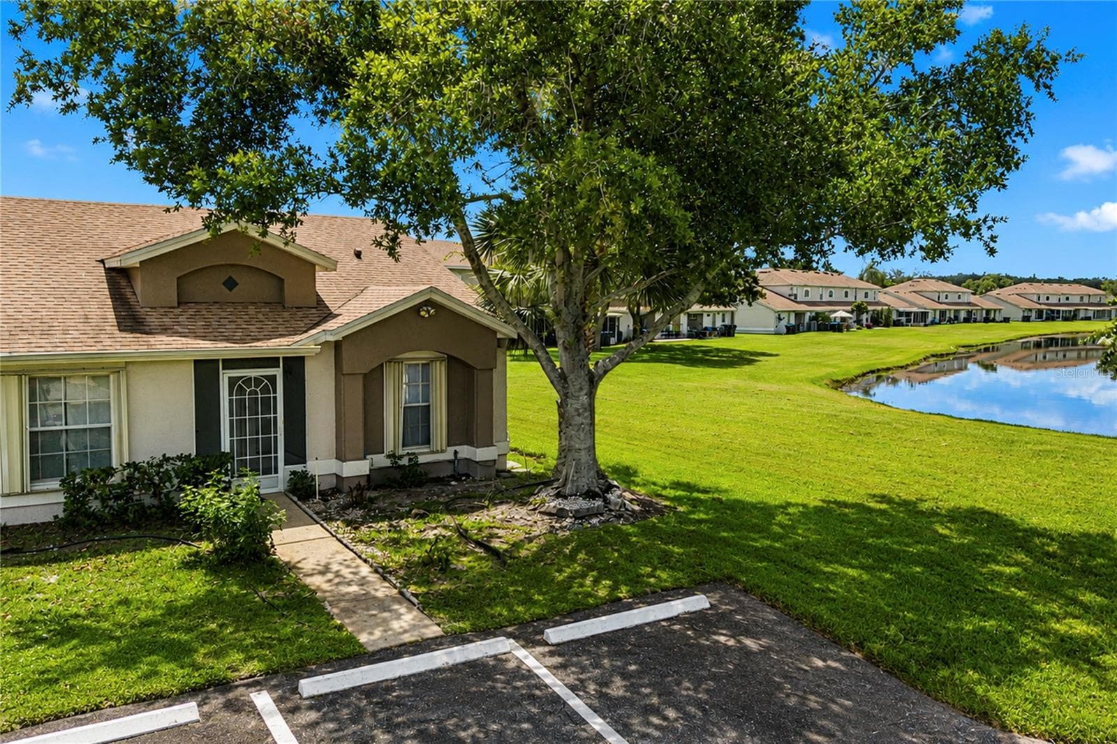 Townhouse at 14431 ISLAND COVE DR, ORLANDO, photo 2 of 19