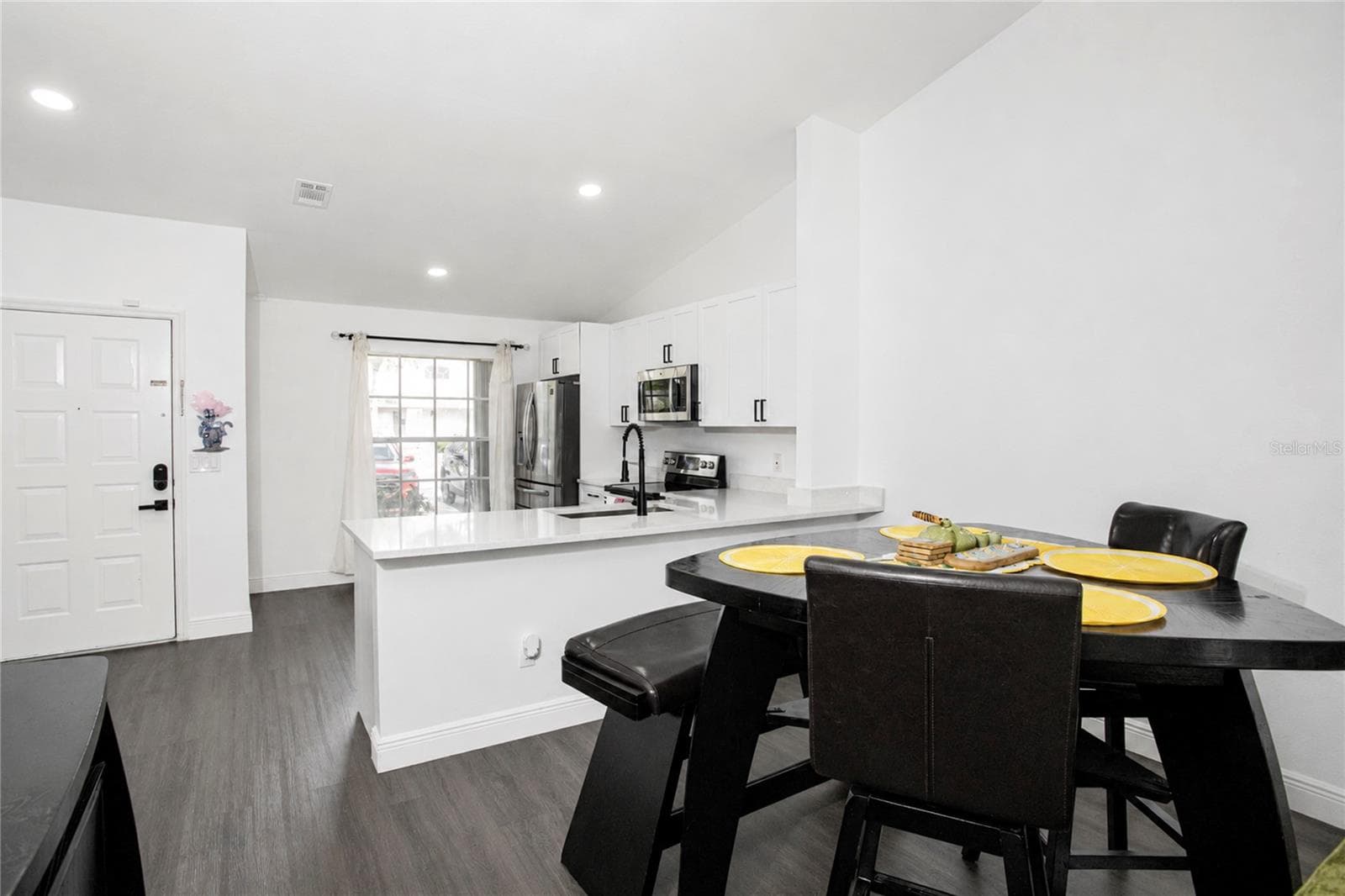 Townhouse at 14431 ISLAND COVE DR, ORLANDO, photo 10 of 19
