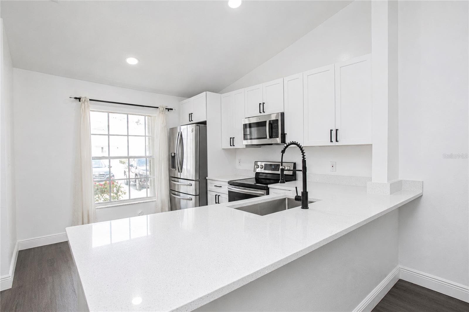 Townhouse at 14431 ISLAND COVE DR, ORLANDO, photo 12 of 19