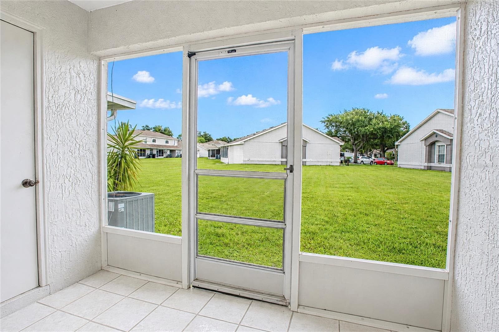 Townhouse at 14431 ISLAND COVE DR, ORLANDO, photo 17 of 19