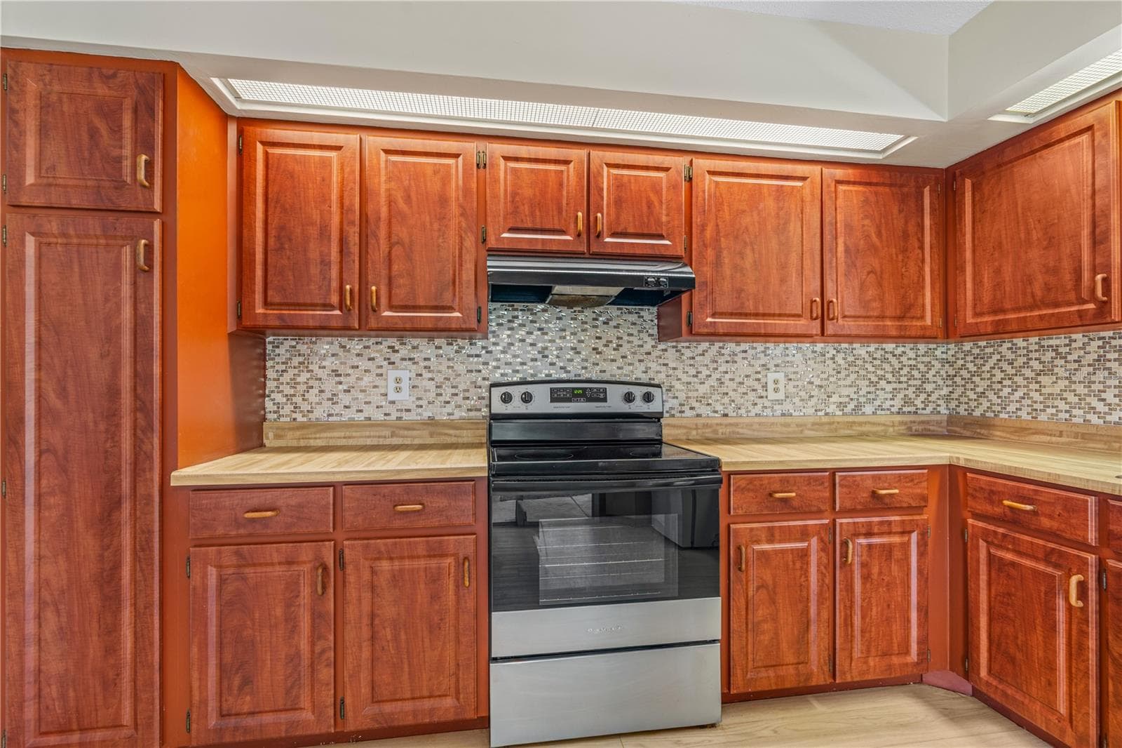 Pantry & Plenty of Cabinets - 104 SHOAL CREEK CIR, DAYTONA BEACH