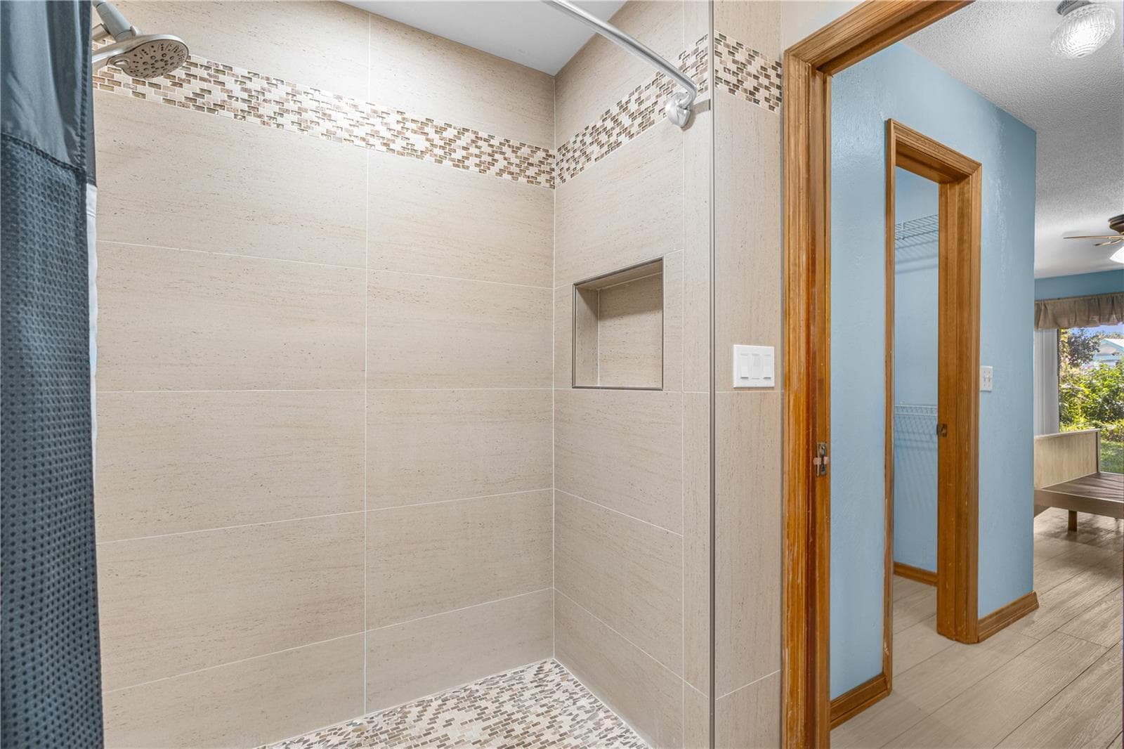 Primary Step in Shower - 104 SHOAL CREEK CIR, DAYTONA BEACH