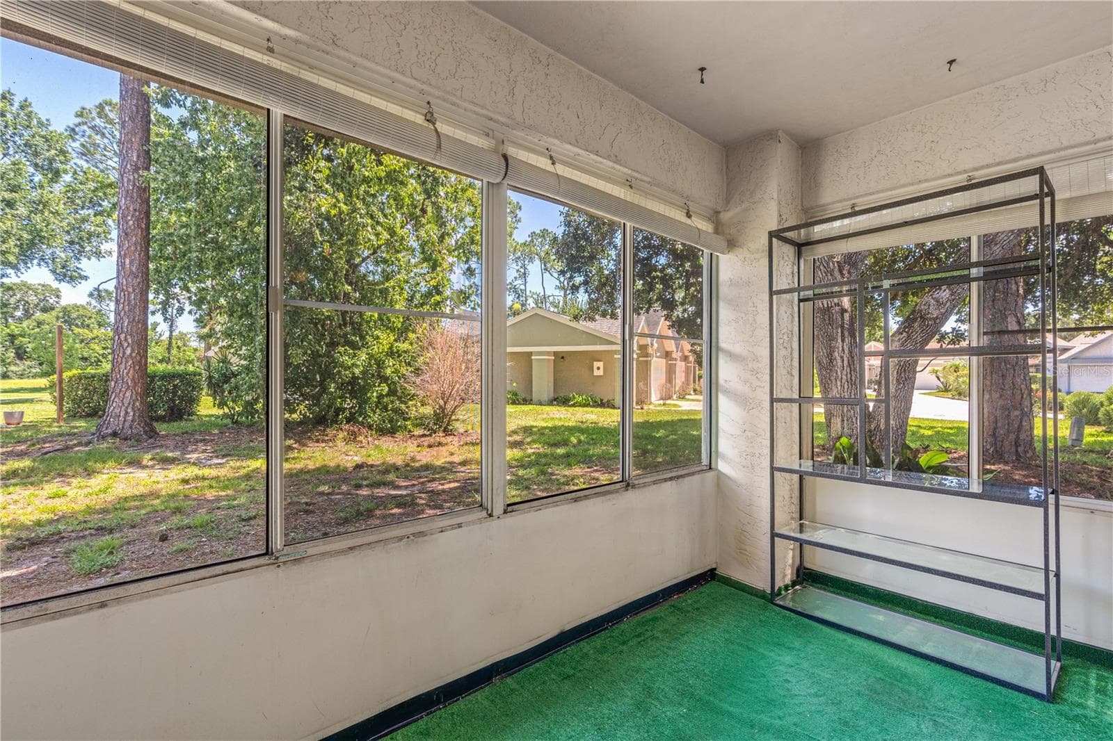 Florida Room - 104 SHOAL CREEK CIR, DAYTONA BEACH