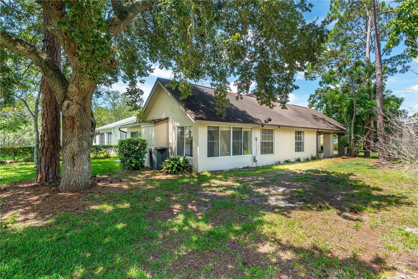 104 Shoal Creek Side Yard - 104 SHOAL CREEK CIR, DAYTONA BEACH