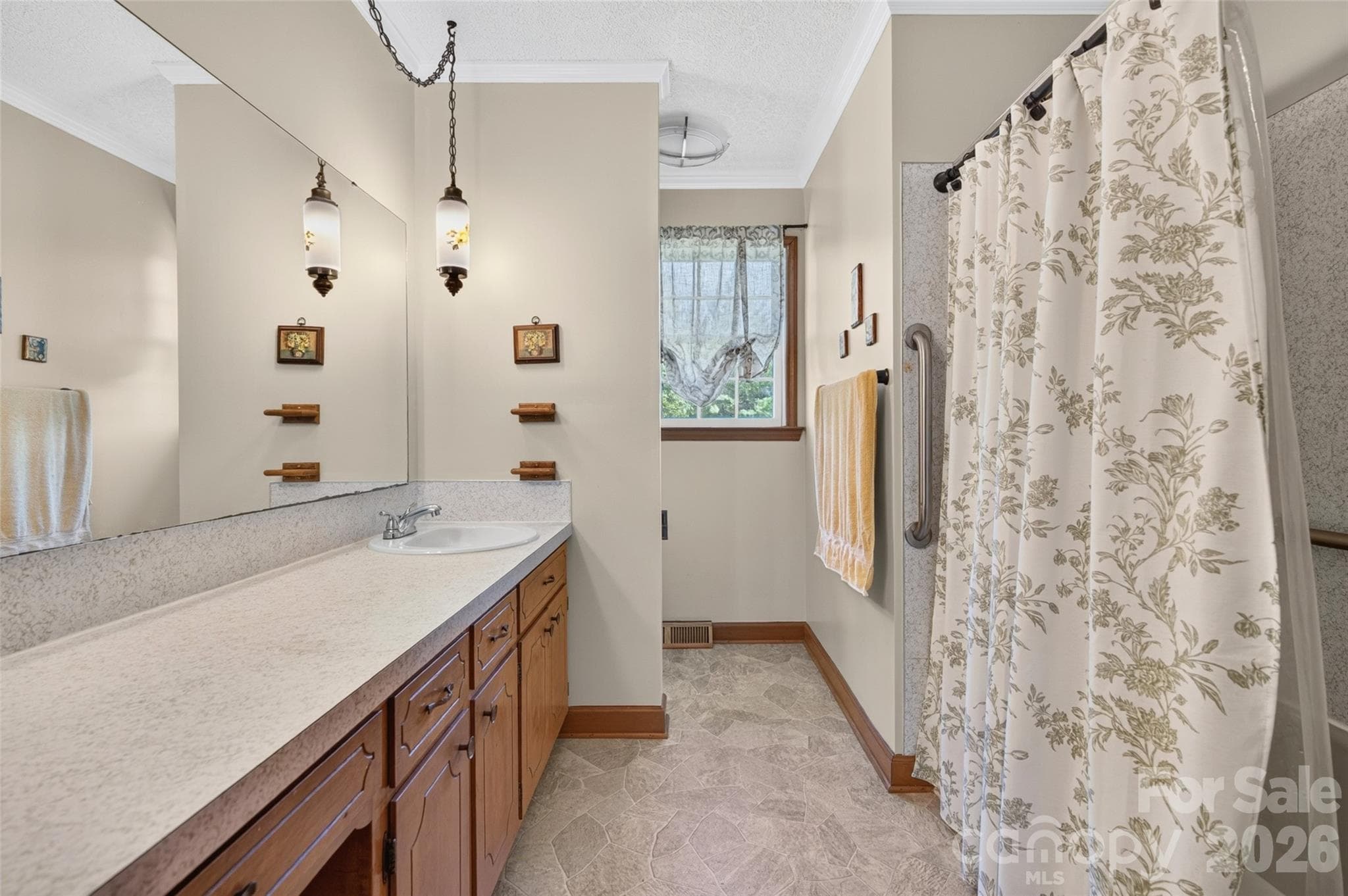 Single Family Residence at 3040 E Maiden Road, Maiden, photo 22 of 36