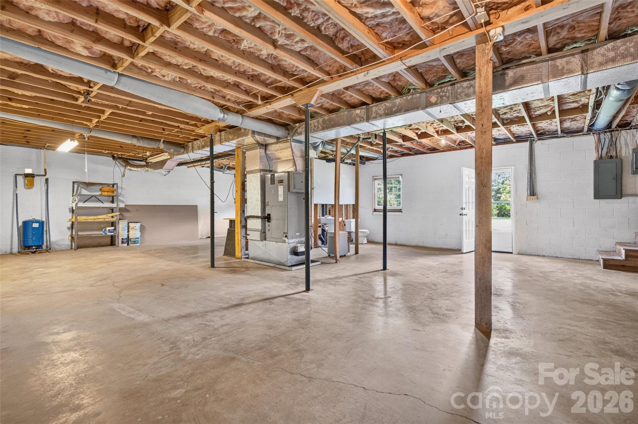 Single Family Residence at 3040 E Maiden Road, Maiden, photo 27 of 36