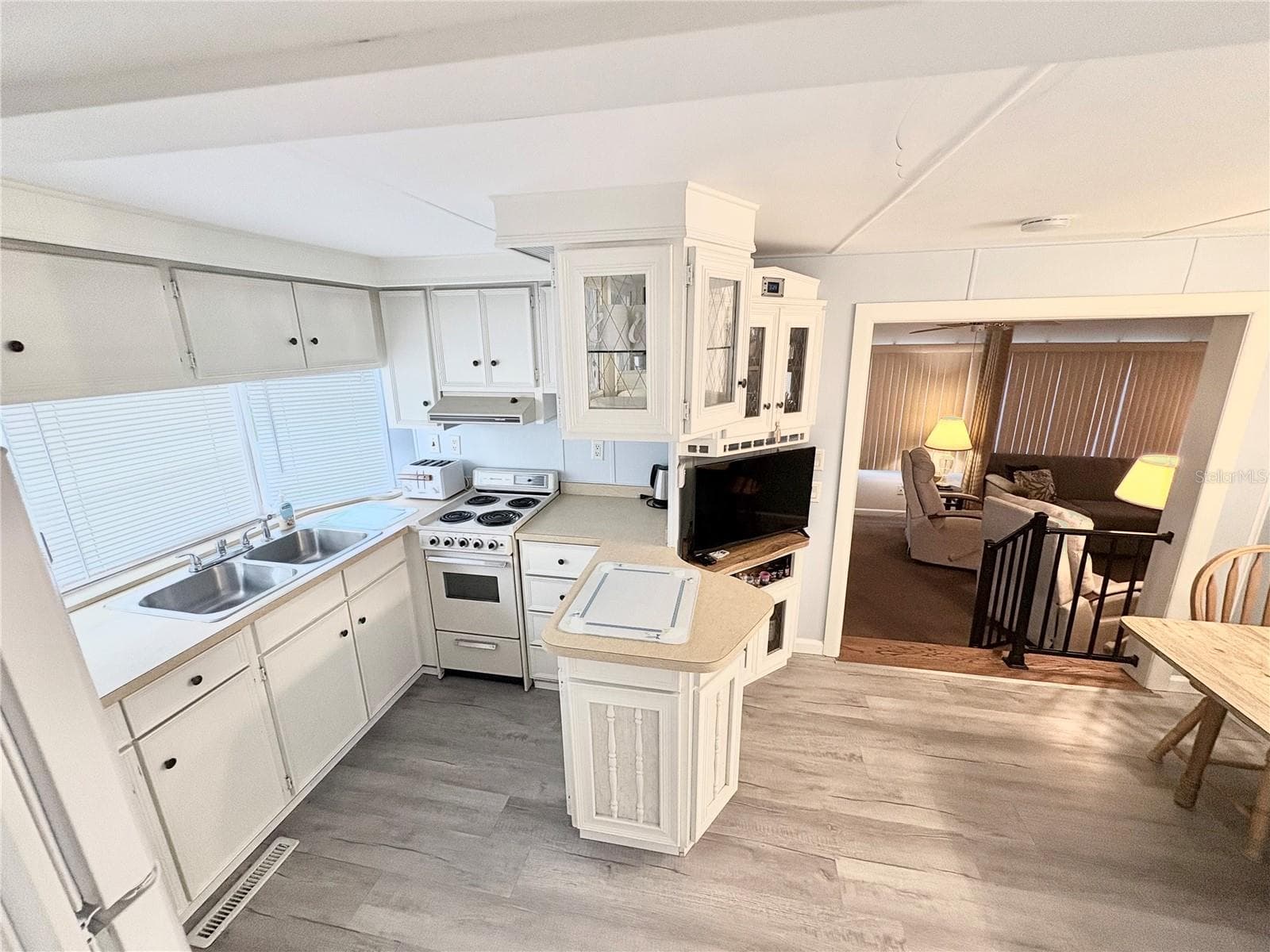 Kitchen - 117 SADDLEBAG TRL, LAKE WALES