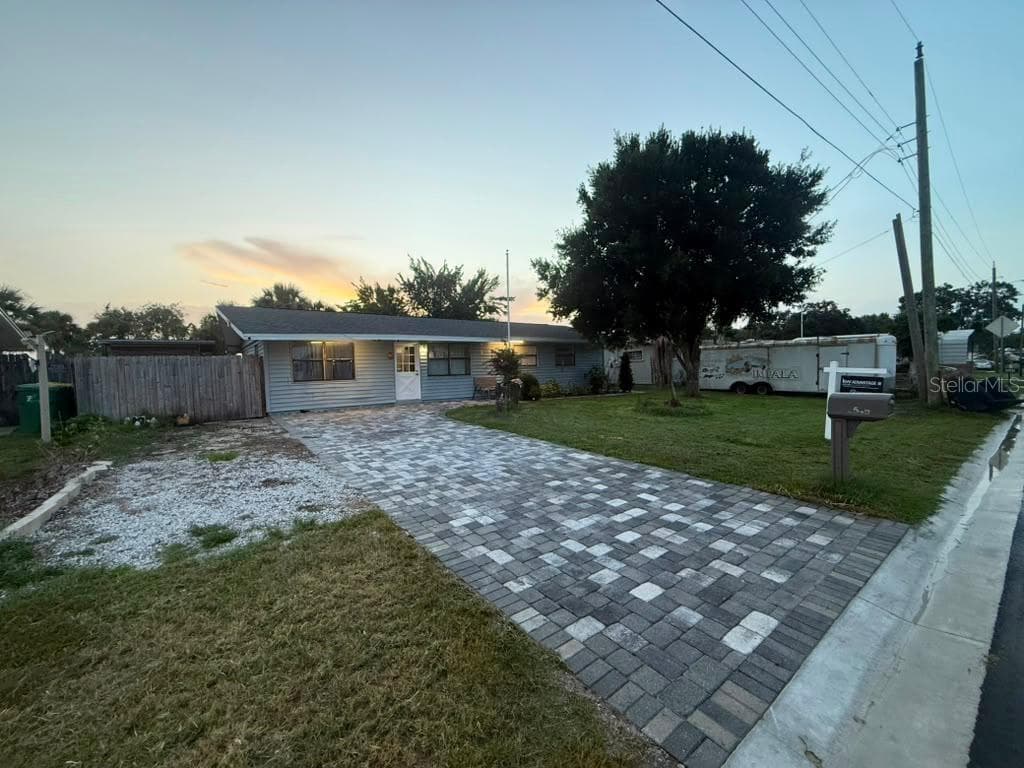 2545 STRATFORD DRIVE