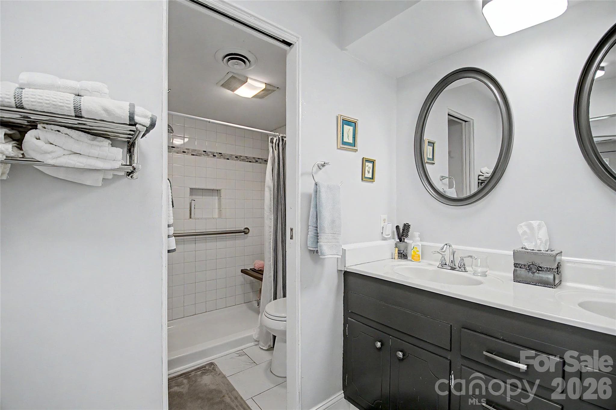 Primary Bathroom - 8 Lakemoor Lane, Hendersonville
