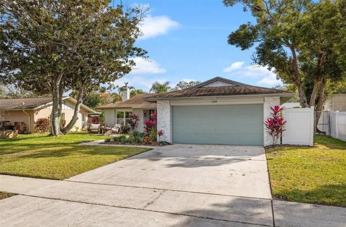 Single Family Residence at 11145 BELLA LOMA DR, LARGO, photo 2 of 27