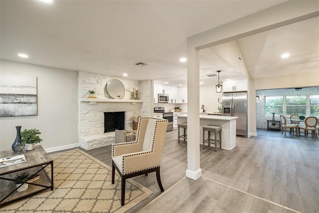 Single Family Residence at 11145 BELLA LOMA DR, LARGO, photo 9 of 27
