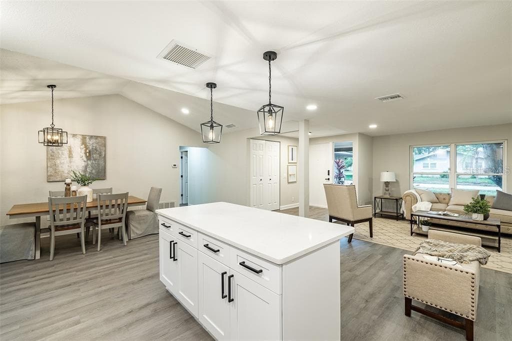 Single Family Residence at 11145 BELLA LOMA DR, LARGO, photo 10 of 27
