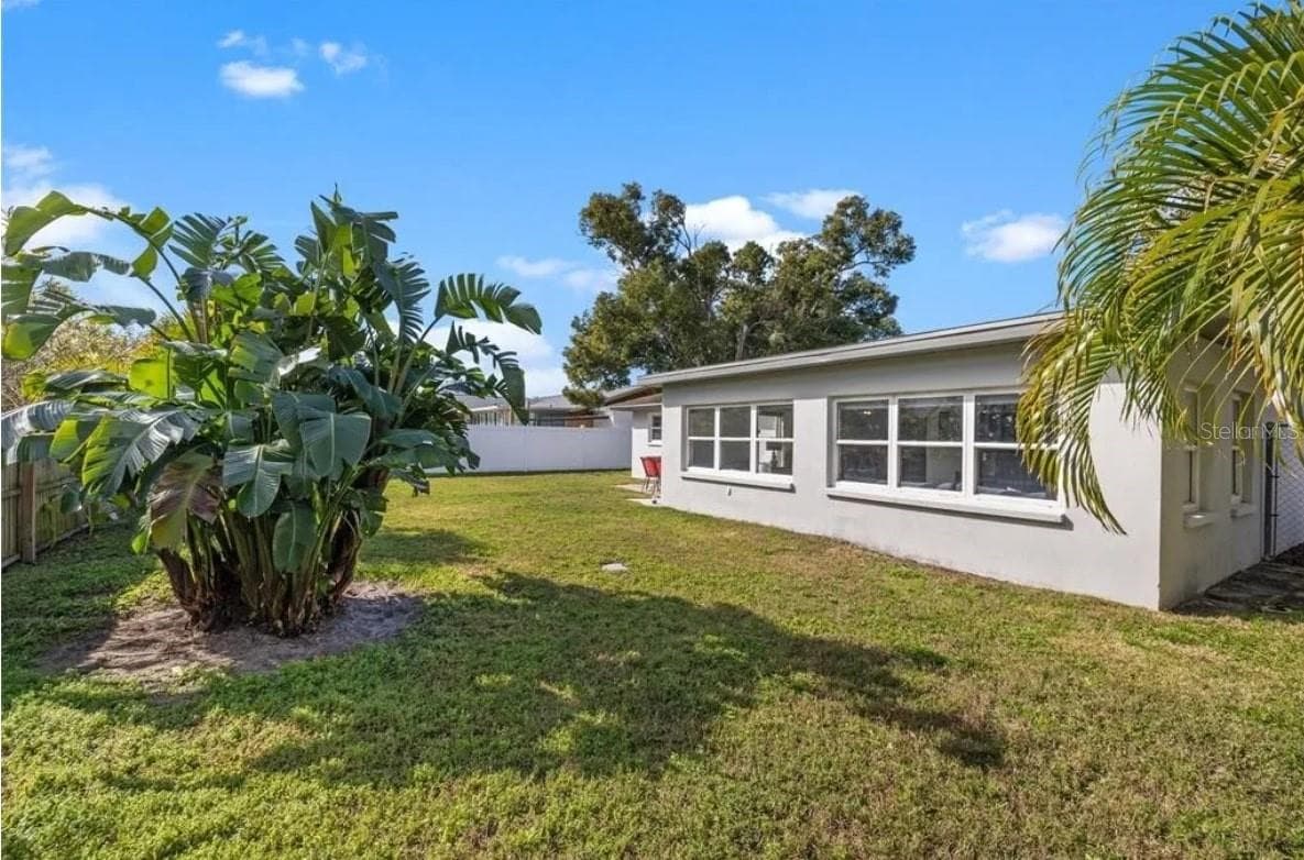 Single Family Residence at 11145 BELLA LOMA DR, LARGO, photo 25 of 27