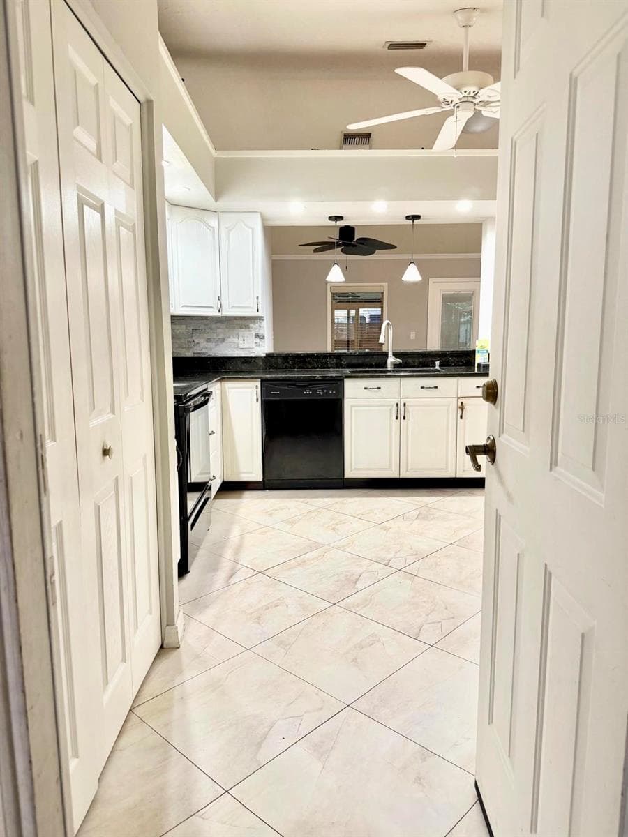 Single Family Residence at 5274 CEDAR HAMMOCK CT, SARASOTA, photo 9 of 55