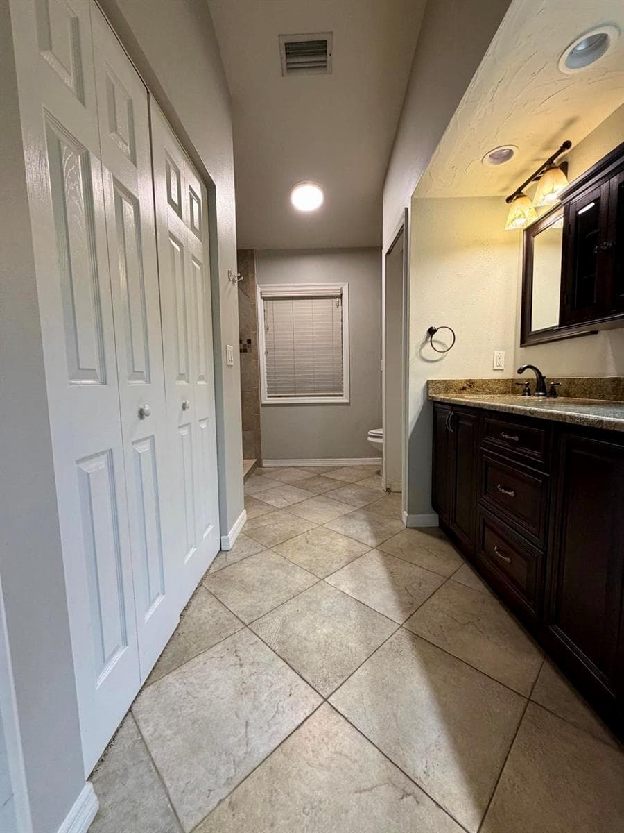 Single Family Residence at 5274 CEDAR HAMMOCK CT, SARASOTA, photo 10 of 55