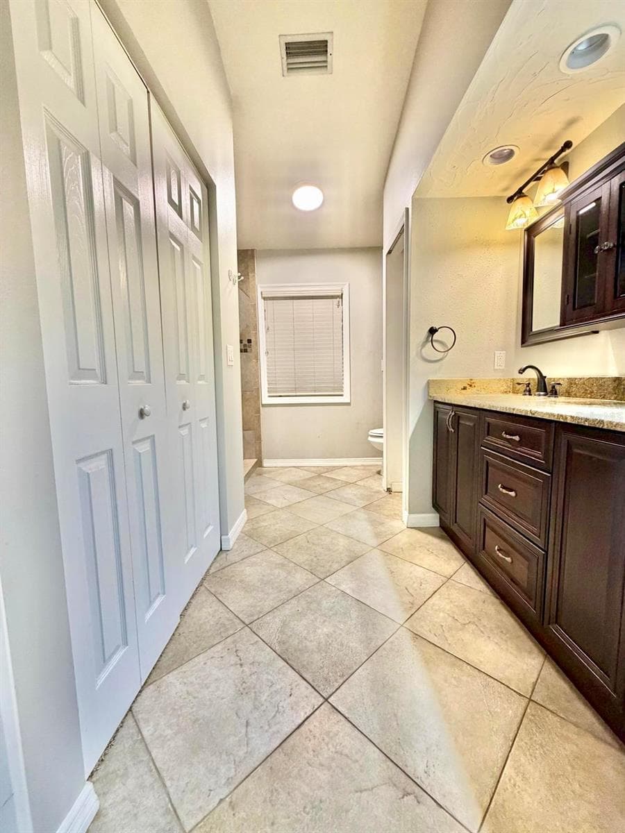 Single Family Residence at 5274 CEDAR HAMMOCK CT, SARASOTA, photo 26 of 55