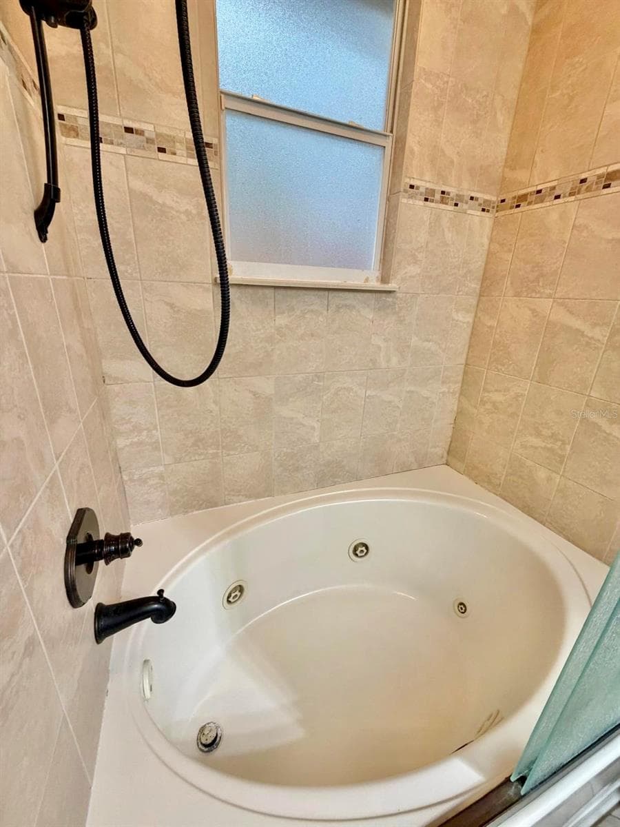 Single Family Residence at 5274 CEDAR HAMMOCK CT, SARASOTA, photo 28 of 55
