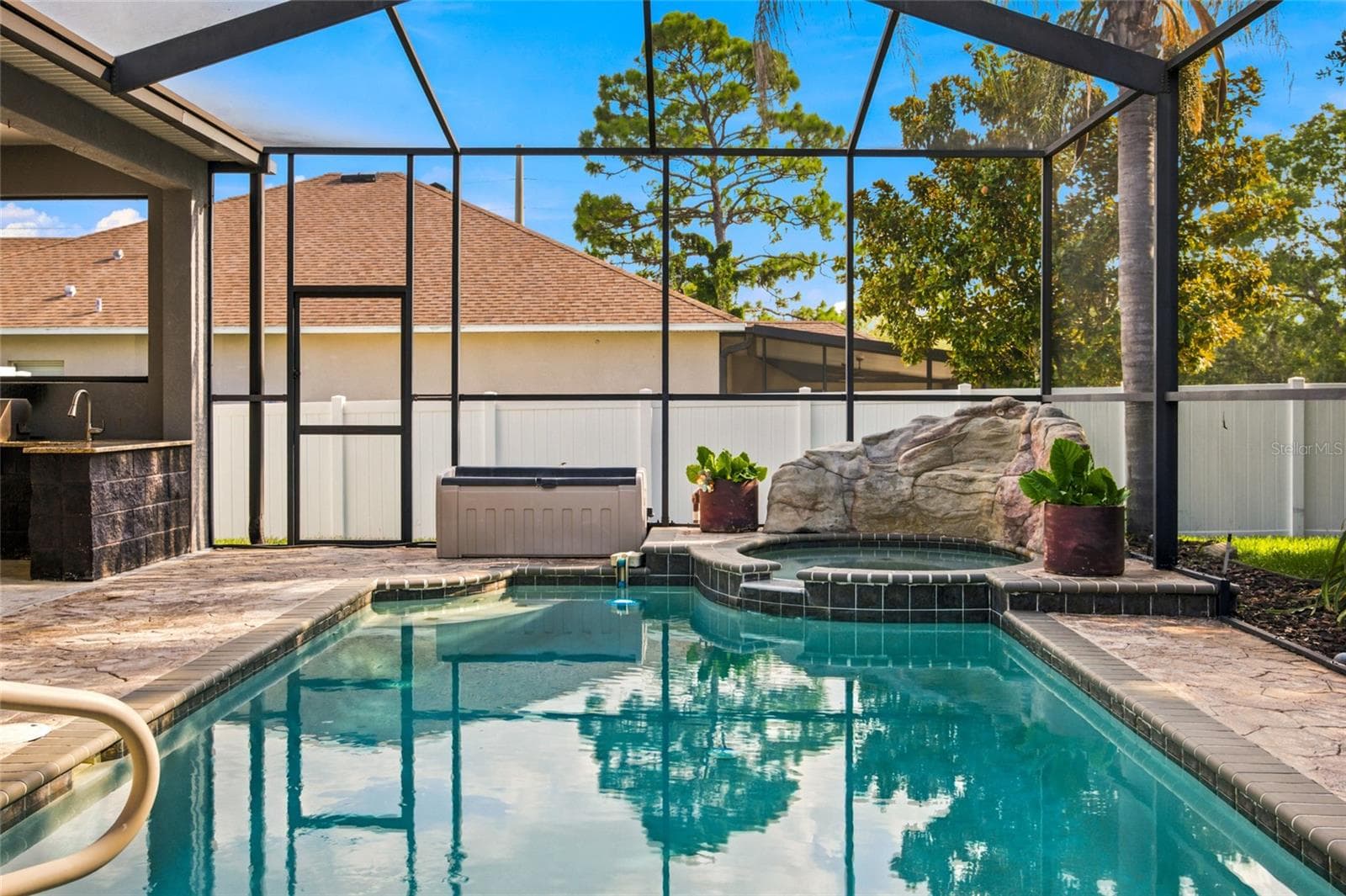 Pool / Spa Closeup - 5517 GREYSTONE DR, SPRING HILL