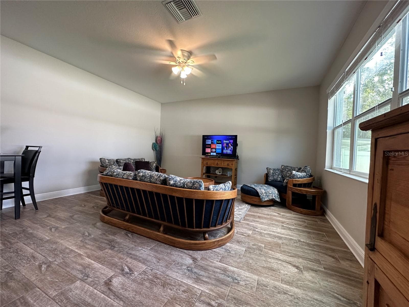 Single Family Residence at 3313 W WALNUT ST, TAMPA, photo 3 of 23