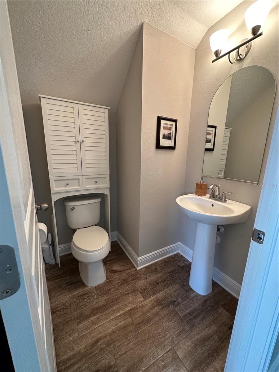 Single Family Residence at 3313 W WALNUT ST, TAMPA, photo 5 of 23