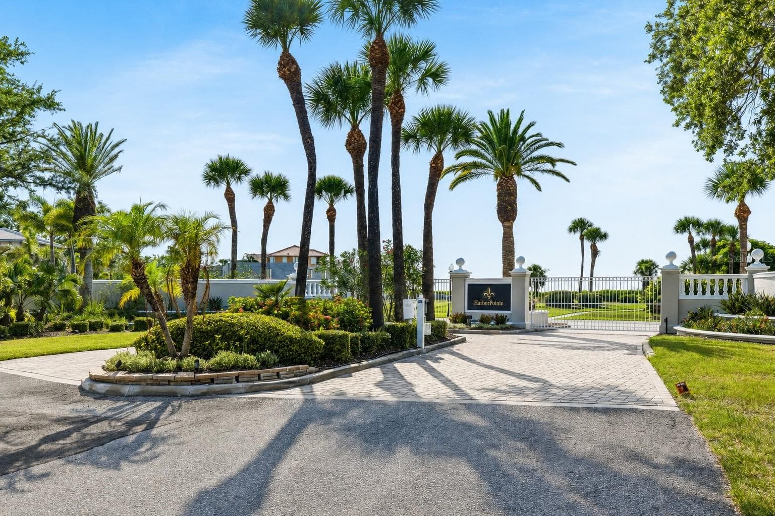 Single Family Residence at 4631 HARBORPOINTE DR, PORT RICHEY, photo 2 of 57