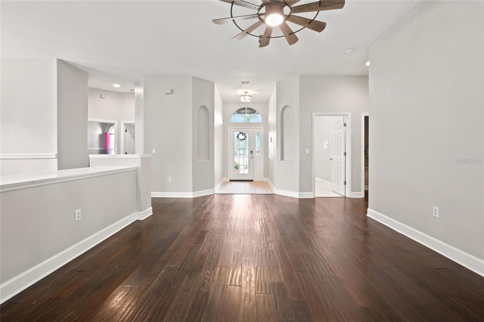 Living Room - 5517 GREYSTONE DR, SPRING HILL