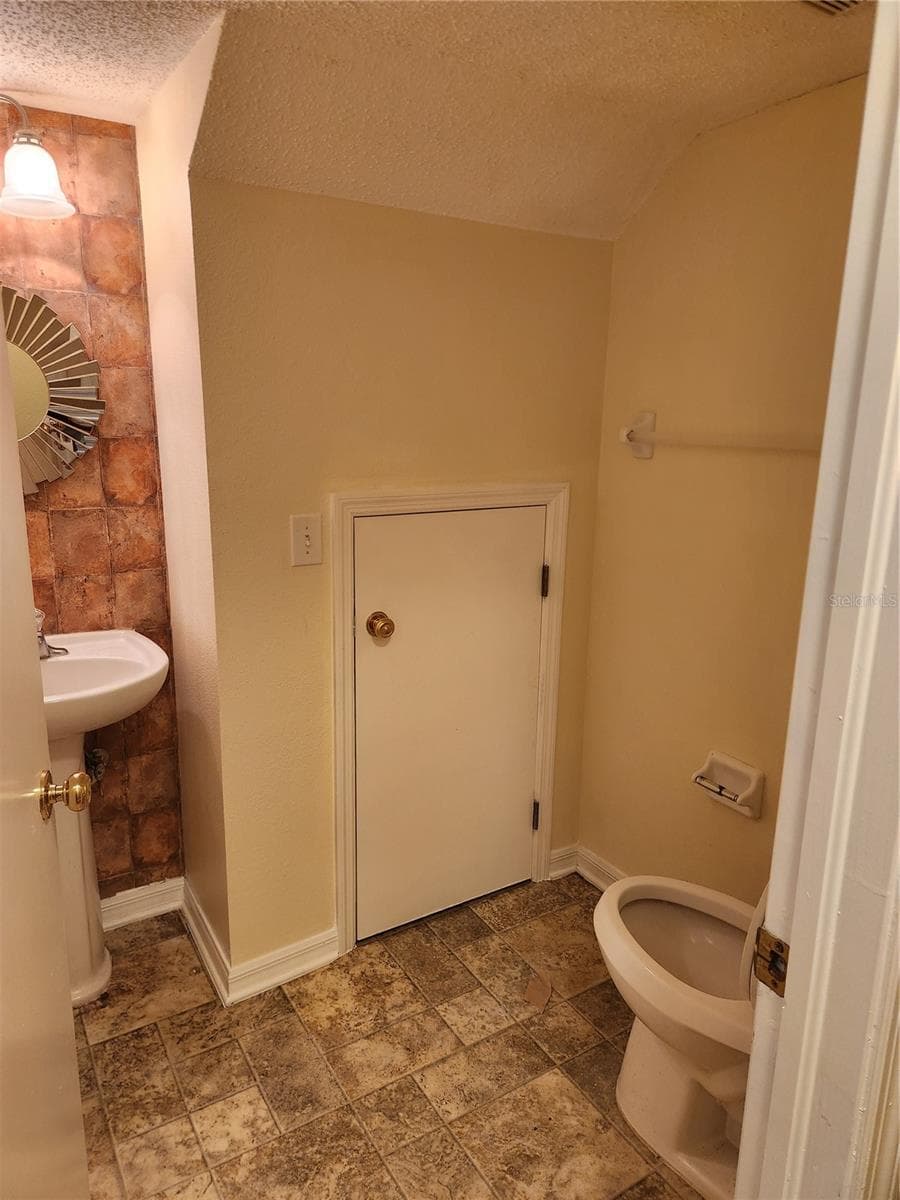 Townhouse at 10815 BRICKSIDE CT, RIVERVIEW, photo 8 of 9