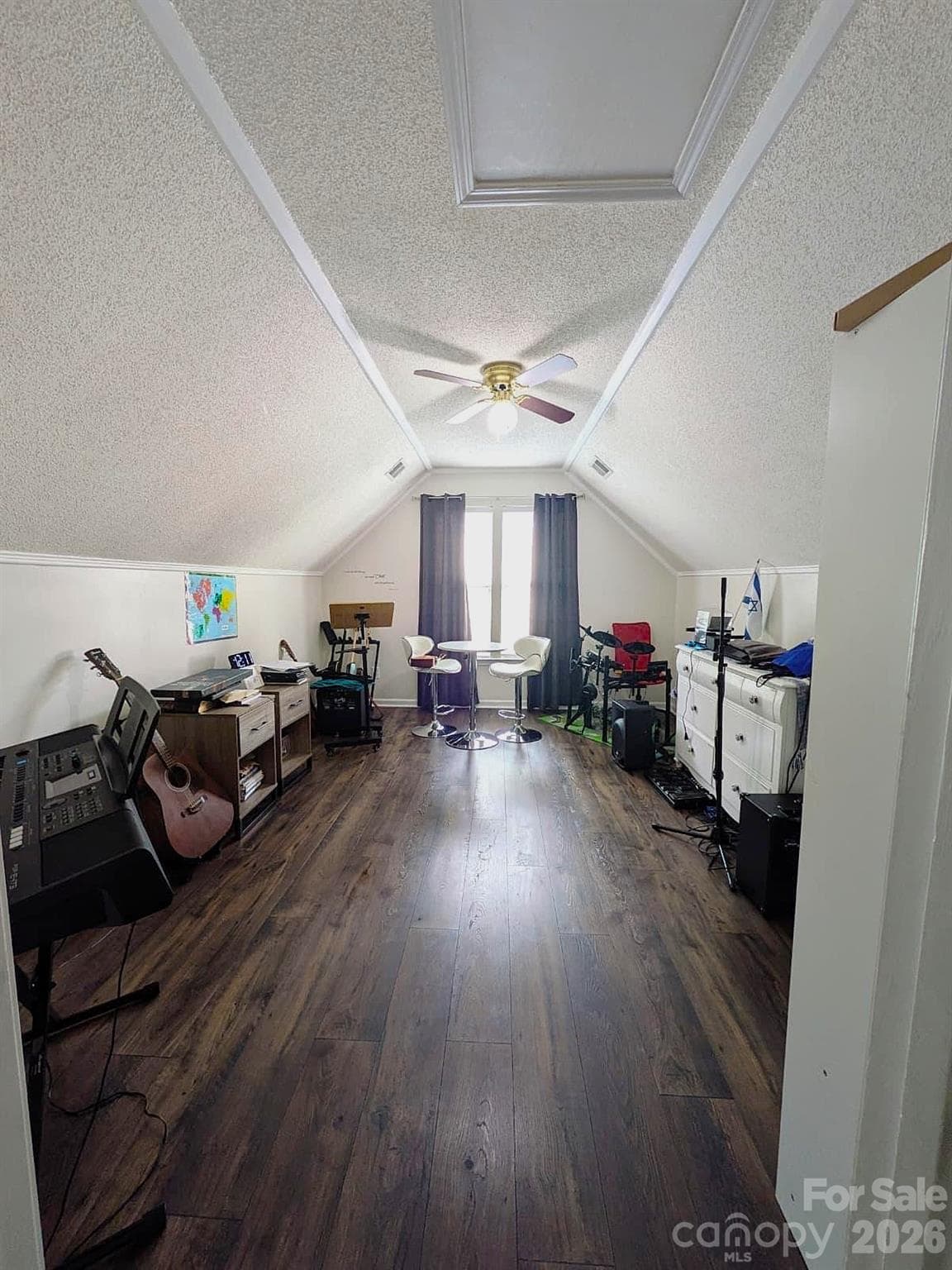 Single Family Residence at 9026 Shenington Place, Charlotte, photo 8 of 17