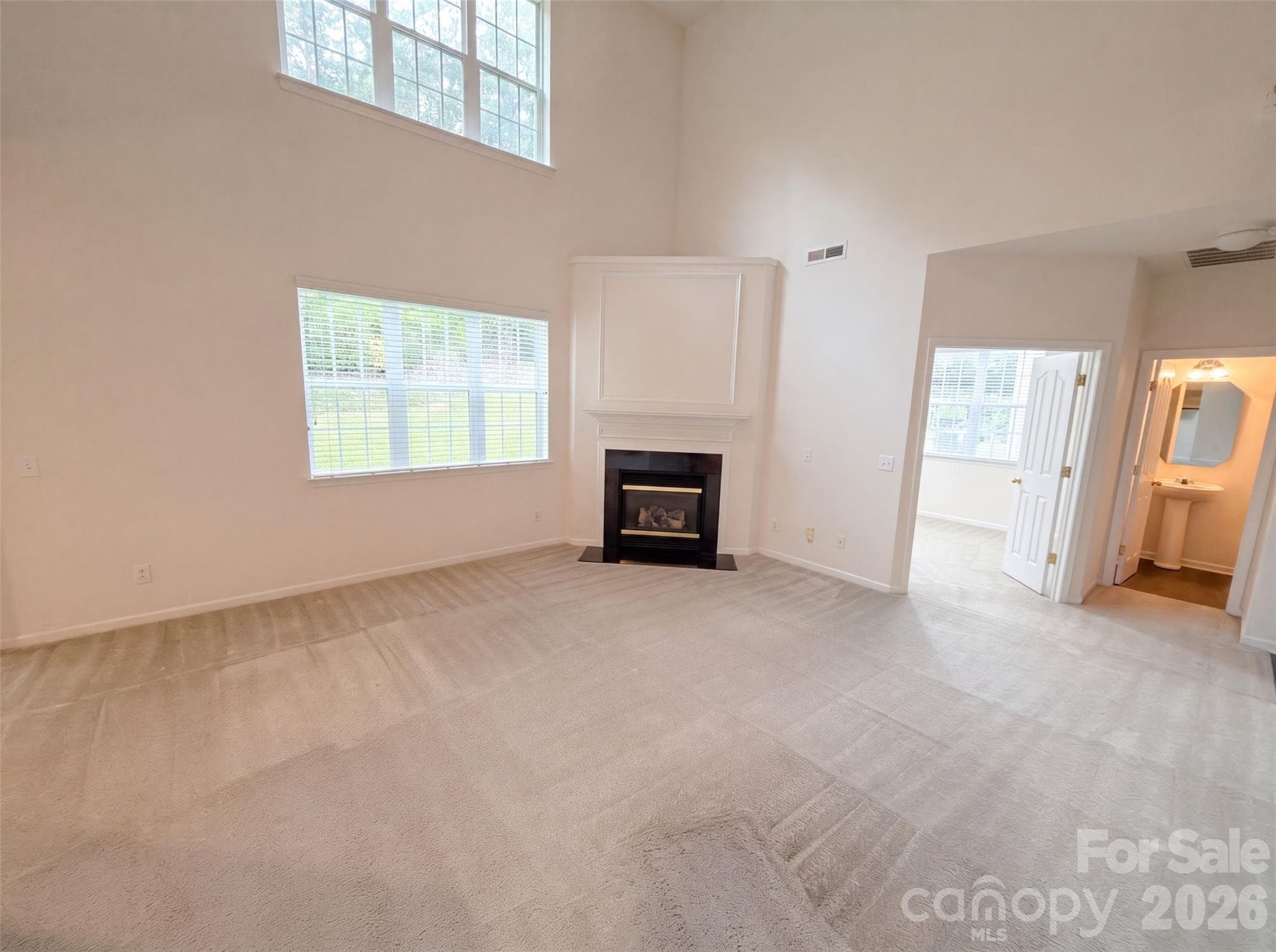 Single Family Residence at 17240 Westmill Lane, Charlotte, photo 3 of 15