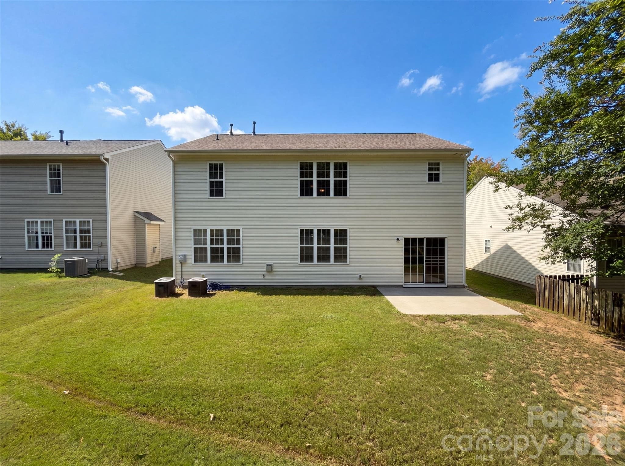 Single Family Residence at 17240 Westmill Lane, Charlotte, photo 5 of 15