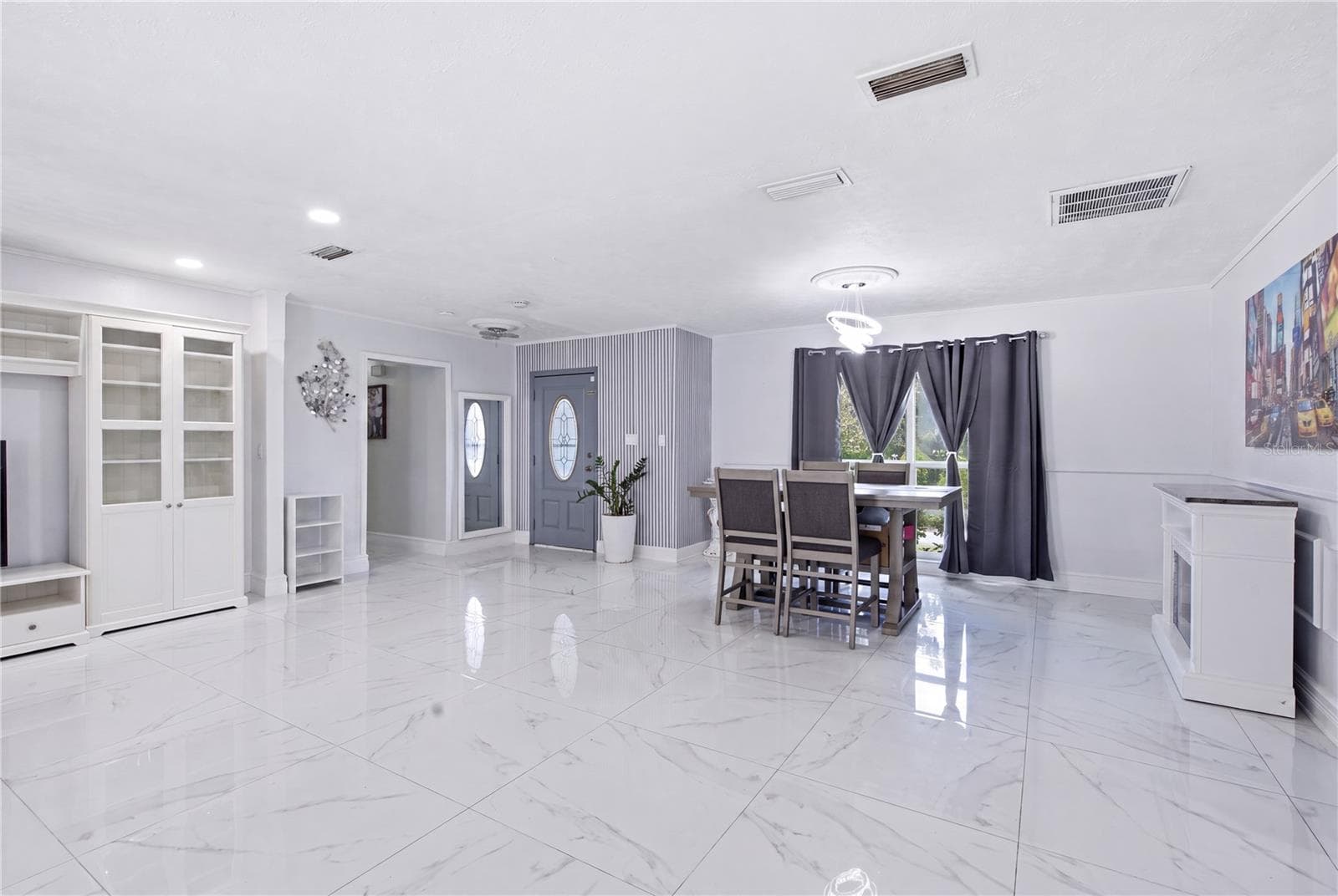 Living Room - 1124 KING ARTHUR CT, VALRICO