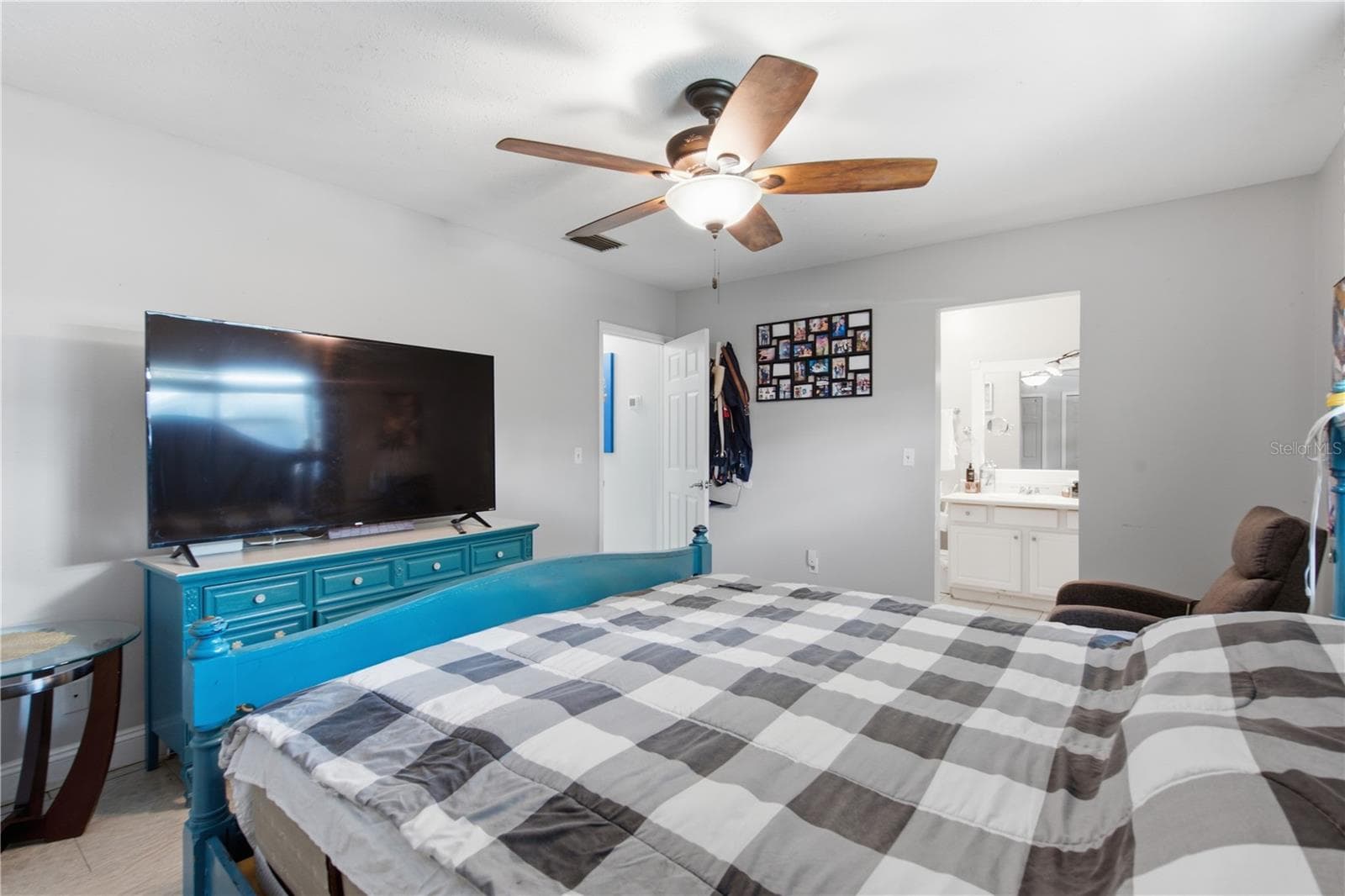 Master Bedroom - 1124 KING ARTHUR CT, VALRICO