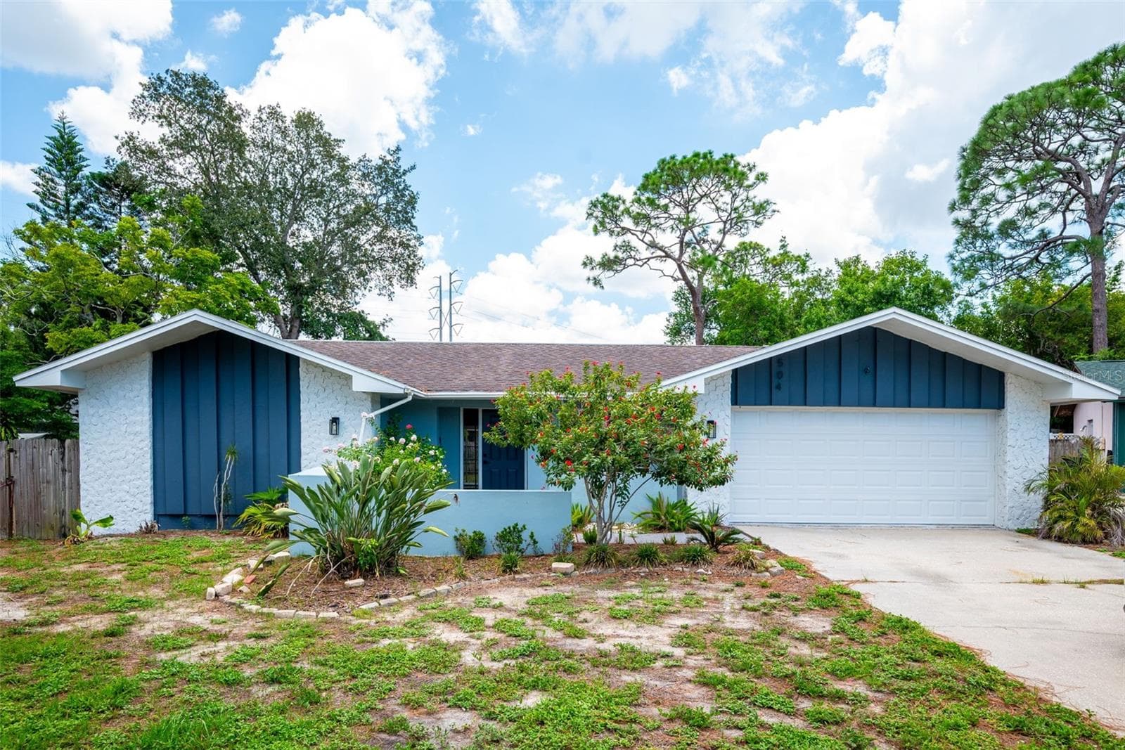 504 BAMBOO CT