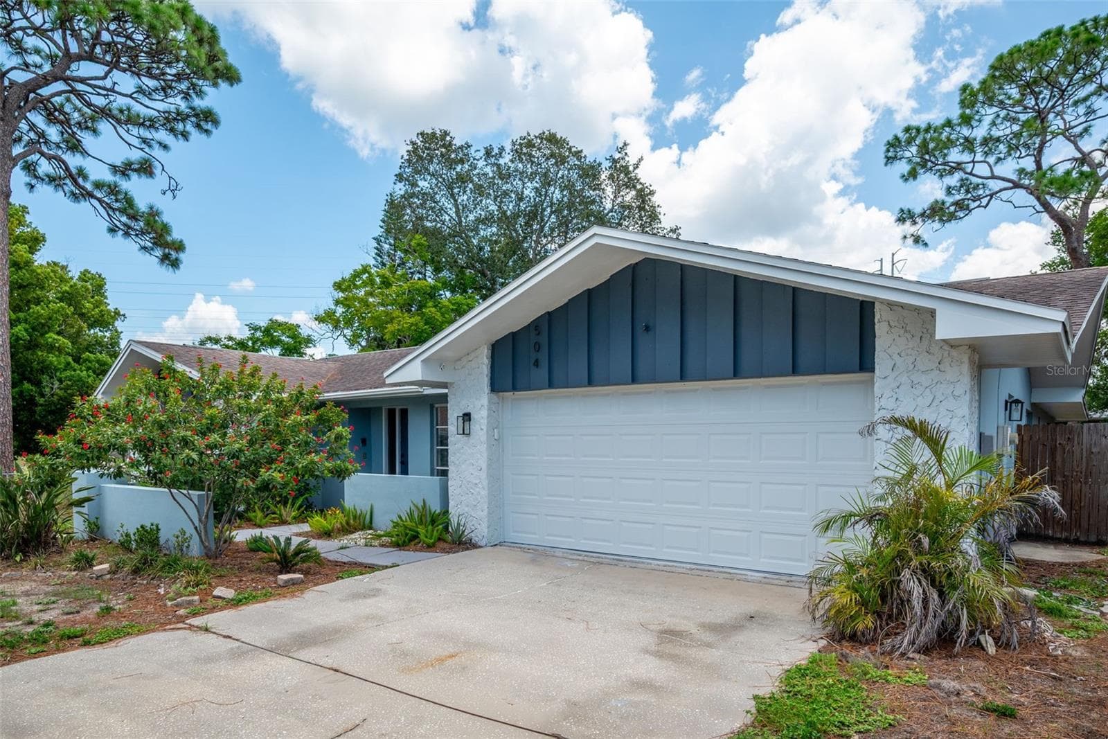 2 Car Garage - 504 BAMBOO CT, TARPON SPRINGS