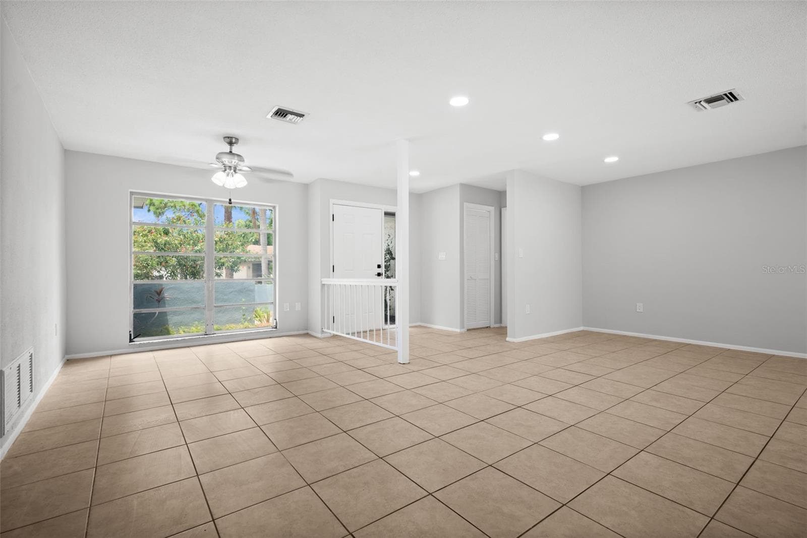 Front Door and Dinning Room - 504 BAMBOO CT, TARPON SPRINGS