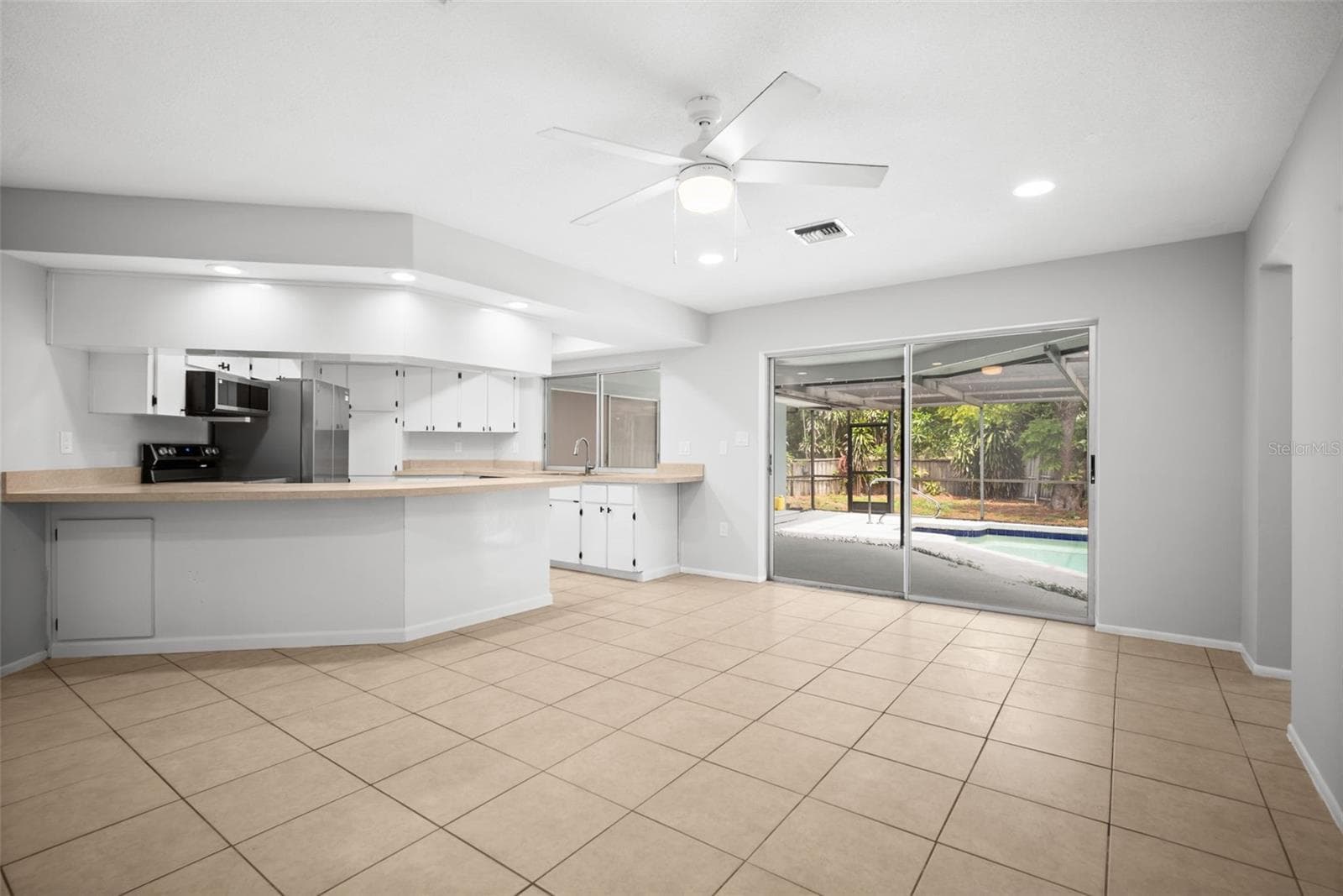 Single Family Residence at 504 BAMBOO CT, TARPON SPRINGS, photo 6 of 34