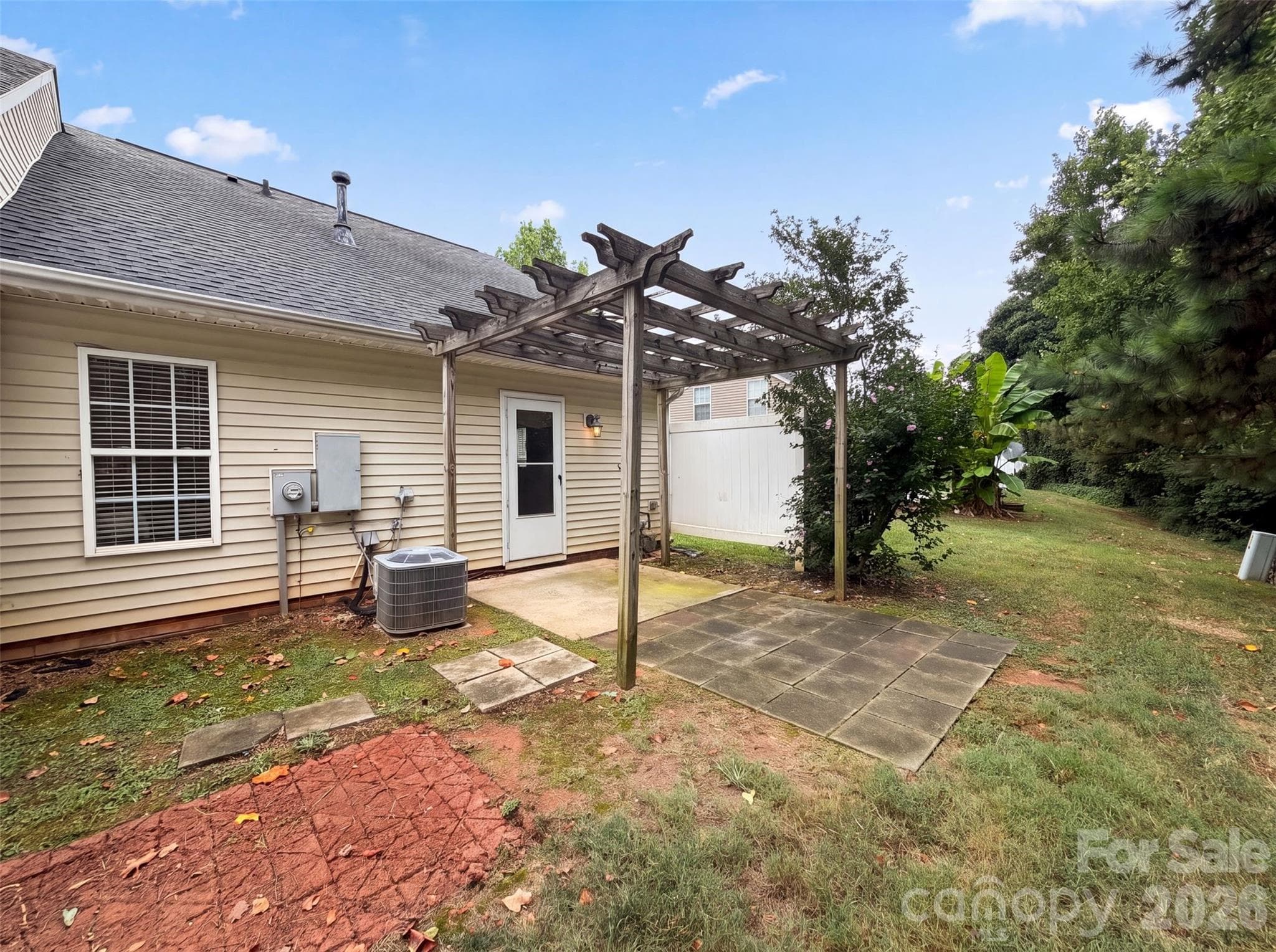 Townhouse at 946 Olde Towne Way, Rock Hill, photo 5 of 15